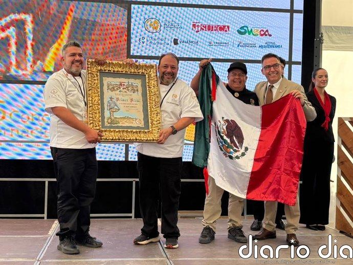 El restaurante Burguettos, de México, ganador del 65 Concurso Internacional de Paella de Sueca