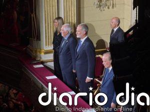 El Rey inaugura entre aplausos la nueva temporada del Teatro Real, que arranca con 'Manon Lescaut'