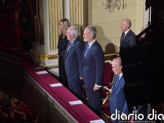El Rey inaugura entre aplausos la nueva temporada del Teatro Real, que arranca con 'Manon Lescaut'