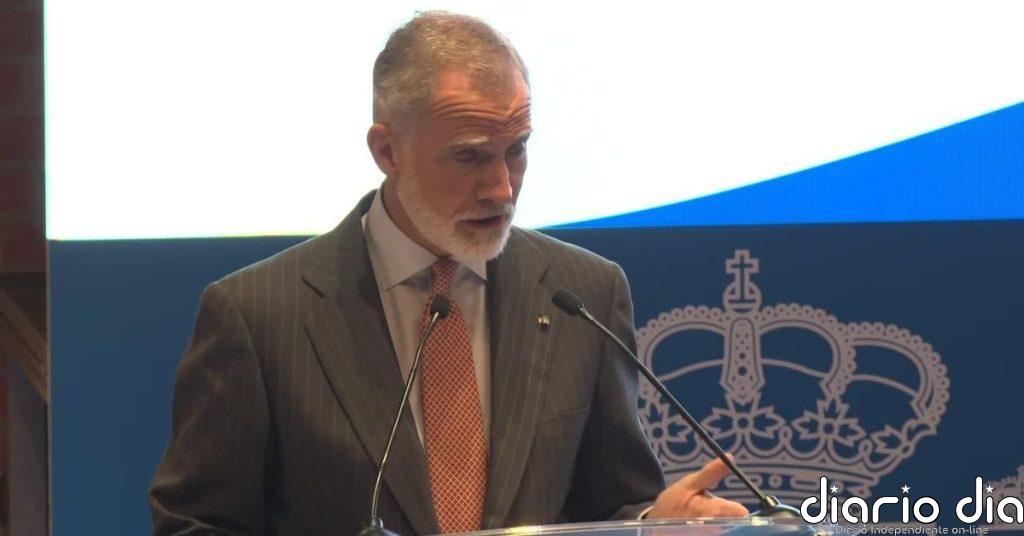 El rey pone en valor el trabajo que están realizando en Ceuta los miembros de Protección Civil