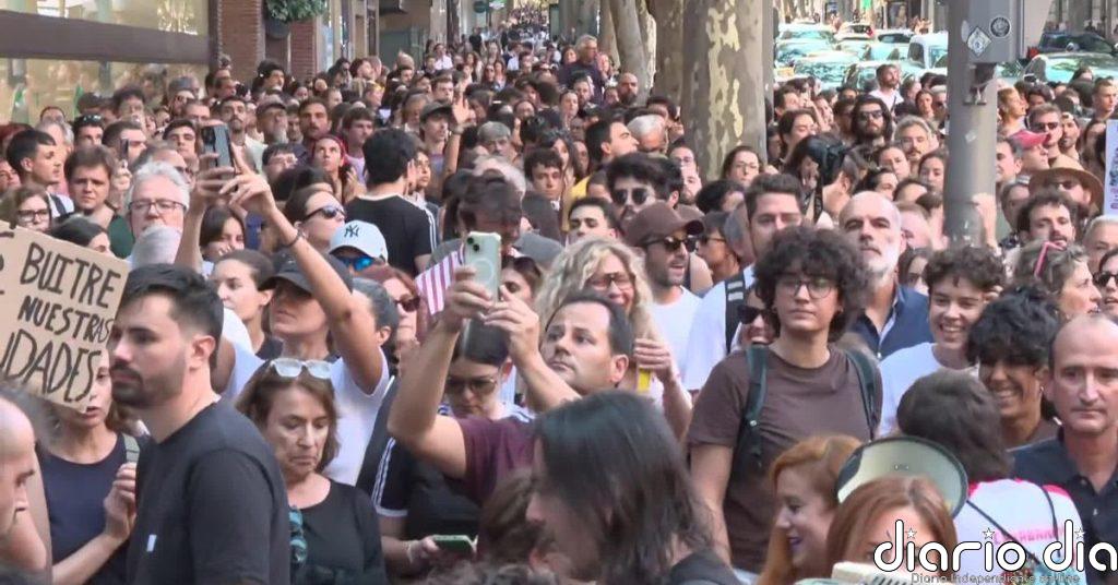 El Sindicato de Inquilinas e Inquilinos de Madrid protesta frente al ático de Ayuso