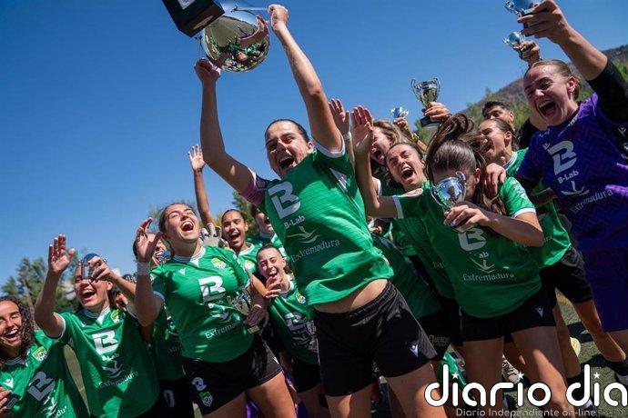 El SportExtremadura B conquista su primera Copa Extremadura Femenina de fútbol en la tanda de penaltis