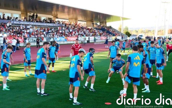 España se da un baño de masas en Las Rozas en el estreno de su segunda estrella