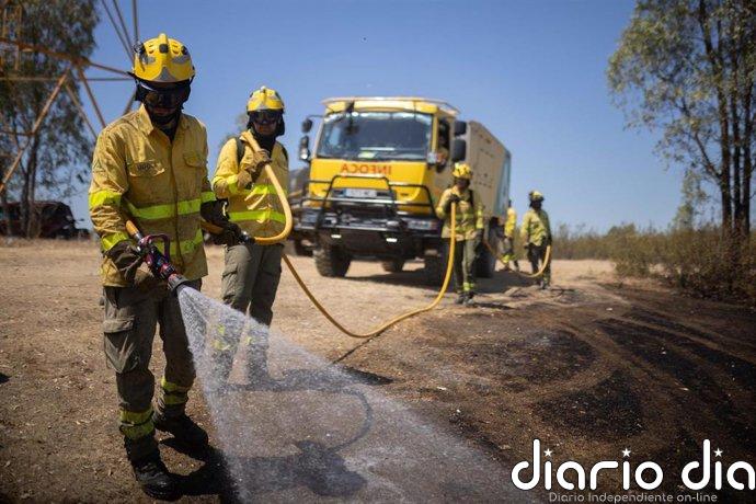 Estabilizado el incendio forestal declarado en Villanueva de los Castillejos (Huelva) tras movilizar once medios aéreos