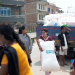 Falta de agua y escuelas un mes después de la riada en Nepal: "No quiero que la inundación se lleve mi futuro"