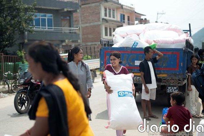 Falta de agua y escuelas un mes después de la riada en Nepal: "No quiero que la inundación se lleve mi futuro"