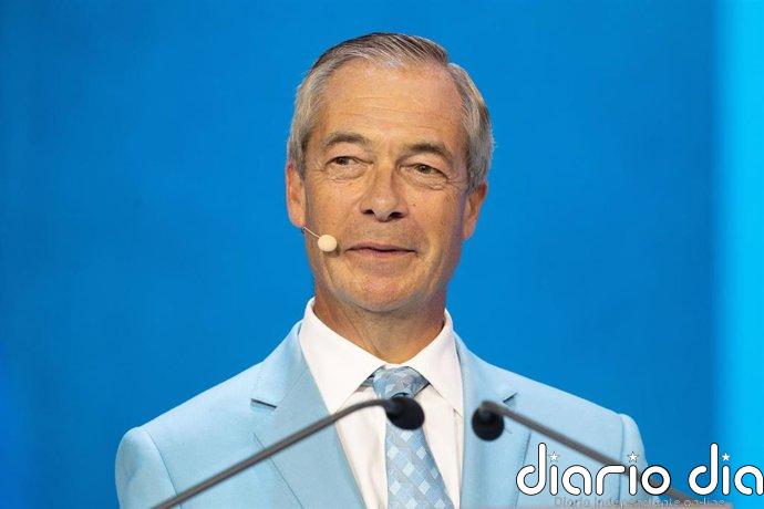Farage se distancia del escándalo por supuesta financiación irregular de su partido: "No estaba escuchando"