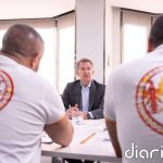 Feijóo se reúne con una asociación de militares para apoyar su labor en Ceuta e insiste en que puedan hacer detenciones