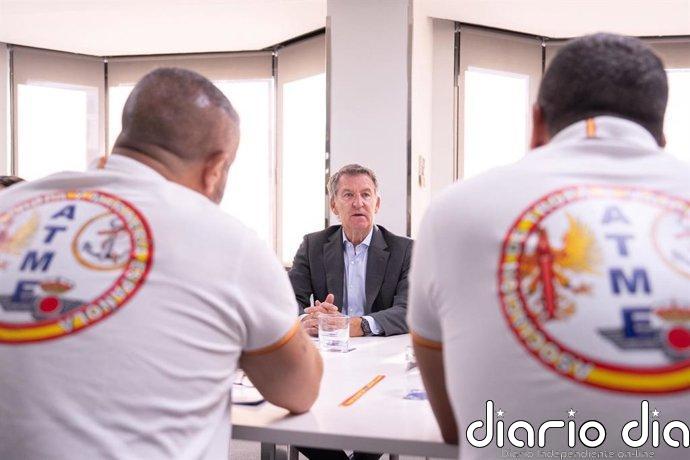 Feijóo se reúne con una asociación de militares para apoyar su labor en Ceuta e insiste en que puedan hacer detenciones