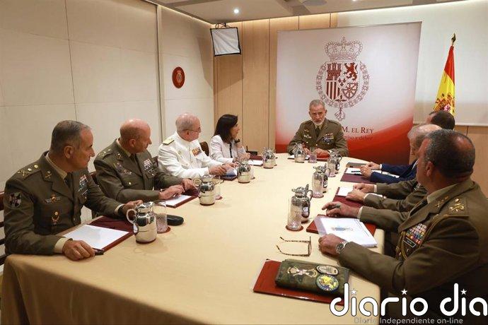 Felipe VI se reunió el lunes con Robles y autoridades militares para examinar la situación de Ceuta