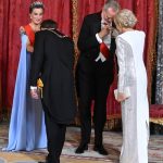Felipe VI y Letizia reciben a Emmanuel y Brigitte Macron en una cena de Estado en el Palacio Real