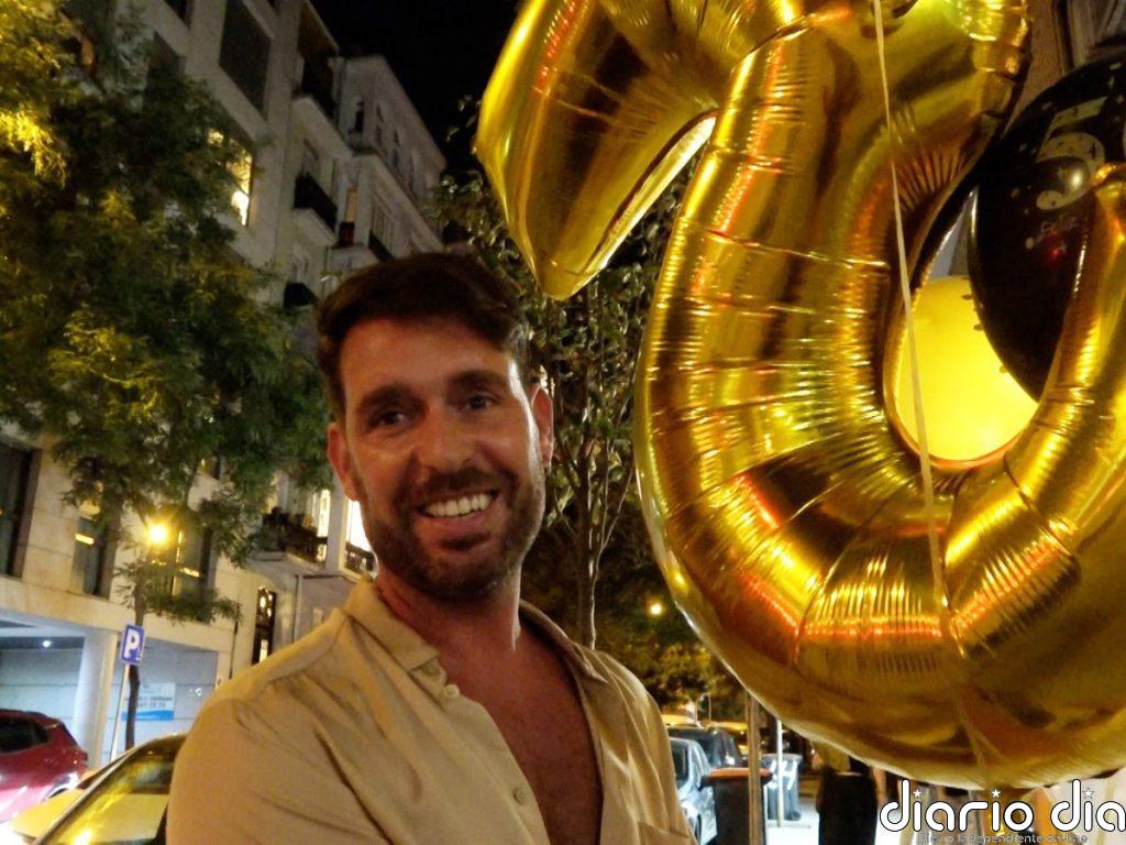 Fran Antón sobre la fiesta sorpresa de Kiko Hernández para celebrar su 50 cumpleaños: "viene creyendo que es otra cosa"
