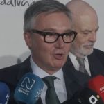 Gavira asegura que Huelva "está olvidada" en infraestructuras y reclama más conexiones para impulsar el turismo