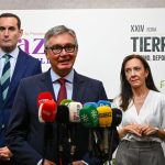 Gavira defiende la "no criminalización" del turismo y aboga por un modelo equilibrado que genere riqueza y empleo