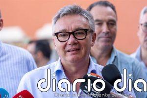 Gavira defiende que PP-A y Vox tienen claro que los menores migrantes llegados a Ceuta "tienen que estar con sus padres"