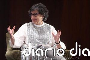 González Laya tilda de "guerra híbrida" la entrada masiva a Ceuta y critica que se ha llegado "tarde"