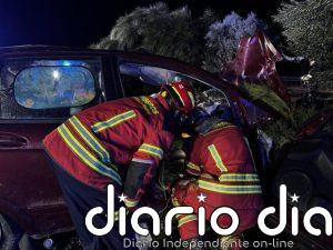 Herido grave un varón de 45 años tras impactar su coche contra el árbol de una rotonda en Griñón (Madrid)
