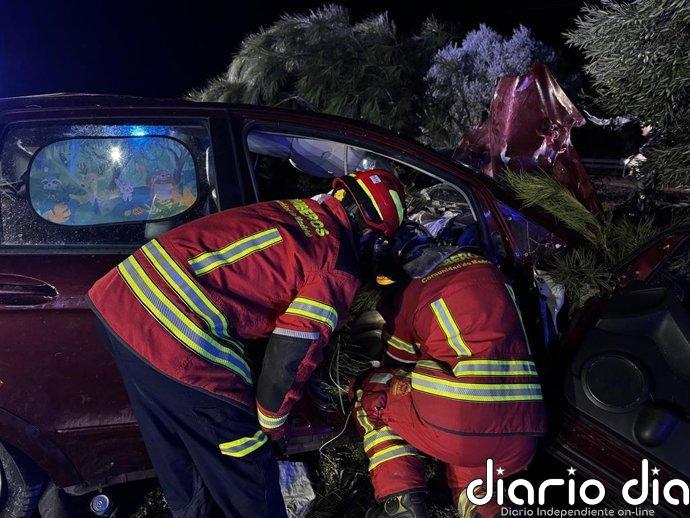 Herido grave un varón de 45 años tras impactar su coche contra el árbol de una rotonda en Griñón (Madrid)