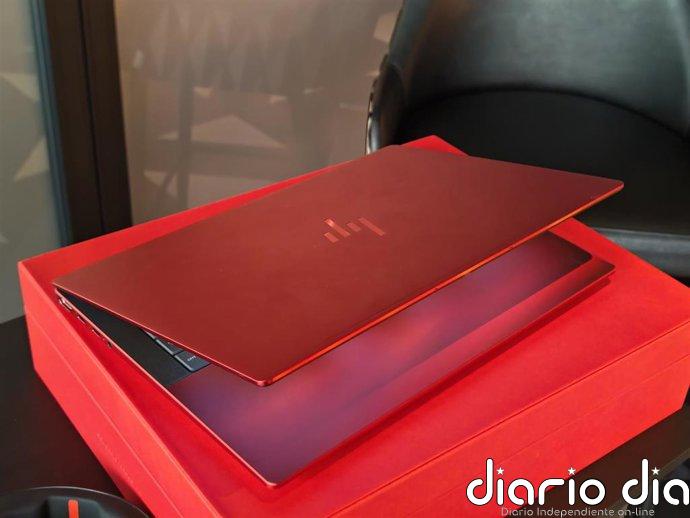 HP y Scuderia Ferrari llevan la ingeniería, el diseño y la tecnología a su nuevo PC con IA de edición limitada