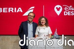 Iberia renueva su alianza con Disney como aerolínea preferente para Disneyland París, Orlando y cruceros