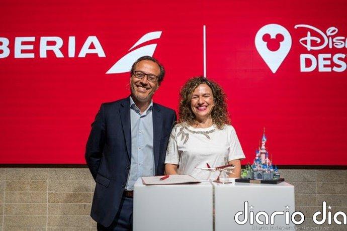 Iberia renueva su alianza con Disney como aerolínea preferente para Disneyland París, Orlando y cruceros