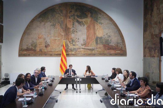 Illa y Niubó se reúnen con los partidos en la Generalitat en la cumbre educativa