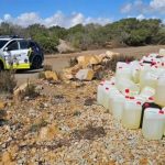 Interceptan una embarcación con 6.800 litros de gasolina en garrafas en San Javier (Murcia)