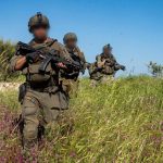 Israel bombardea Líbano "en respuesta" al lanzamiento de dos drones de Hezbolá contra sus tropas