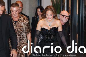 Jennifer Lopez reivindica la diva italiana que lleva dentro con este vestido que celebra la sensualidad femenina