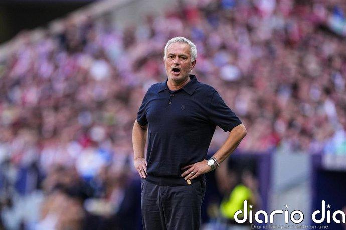 José Mourinho: "Son dos rojas claras, mi enhorabuena al Comité Técnico de Árbitros"
