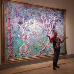 Kenny Scharf llega al Museo Thyssen: "Alguna vez fui a la cárcel por pintar en la calle, prefiero hacerlo en un museo"