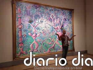 Kenny Scharf llega al Museo Thyssen: "Alguna vez fui a la cárcel por pintar en la calle, prefiero hacerlo en un museo"