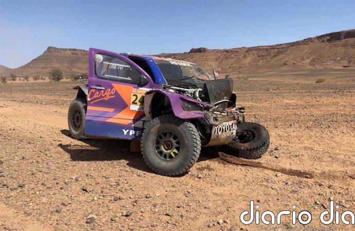Kevin Benavides y su copiloto sufren un fuerte accidente sin consecuencias en la 2ª etapa del Rally Marruecos
