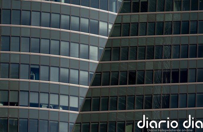 La brecha entre el salario de consejeros ejecutivos del Ibex y sus empleados se amplía a 67 veces en 2025