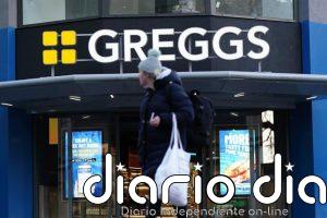 La cadena británica de panaderías Greggs recorta 740 empleos y reestructura su red de producción