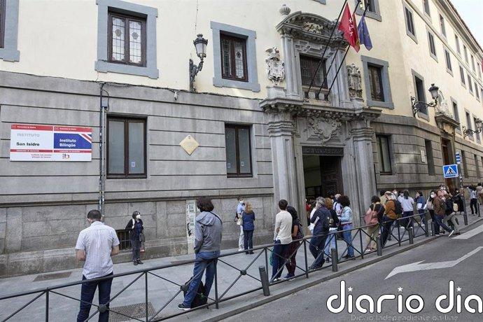 La Comunidad implantará la carrera profesional horizontal para "reconocer la dedicación" de los docentes