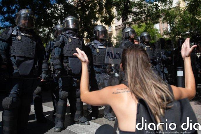La Delegación del Gobierno investigará la actuación policial durante el desahucio de Maricarmen