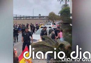 La diputada agredida de Ceuta pide "no echar gasolina a un fuego ya encendido" y dice que el PP alienta la violencia