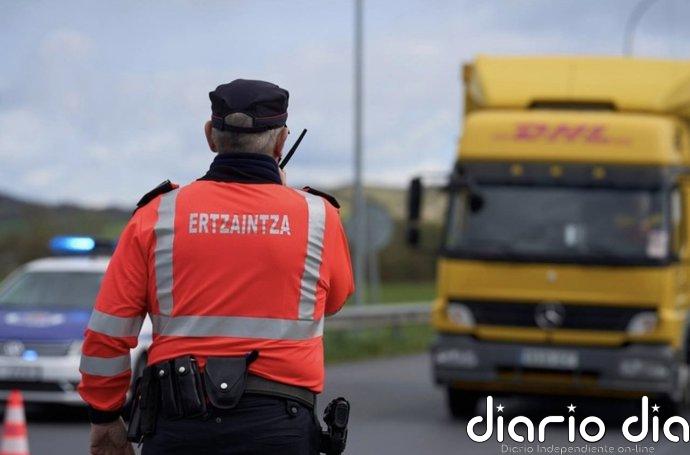 La Ertzaintza vigilará del 7 al 11 de septiembre los camiones con mercancías peligrosas en el marco de una campaña