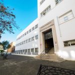 La Facultad de Medicina de Sevilla recuerda a los nuevos estudiantes que están prohibidos los selfies en los hospitales