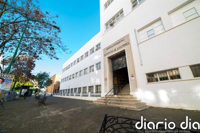 La Facultad de Medicina de Sevilla recuerda a los nuevos estudiantes que están prohibidos los selfies en los hospitales