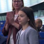 La gimnasta ucraniana Sasha Paskal conmueve al Parlamento Europeo con su historia de resiliencia