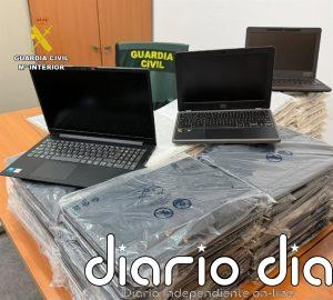 La Guardia Civil detiene en Salobreña (Granada) a un individuo acusado de robar 159 ordenadores