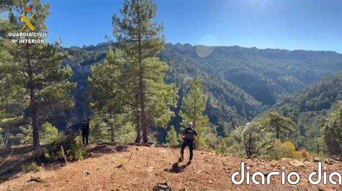 La Guardia Civil rescata a dos senderistas desorientados en una zona de difícil acceso del Alto Tajo