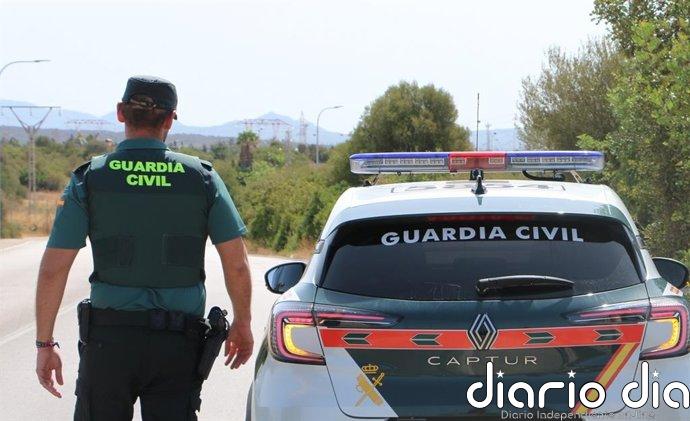 La Guardia Civil rescata en Abadía (Cáceres) a un hombre que se había desorientado tras averiarse su coche