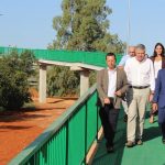 La Junta concluye la pasarela ciclopeatonal que conecta las urbanizaciones con Mairena del Alcor (Sevilla)