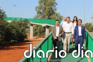 La Junta concluye la pasarela ciclopeatonal que conecta las urbanizaciones con Mairena del Alcor (Sevilla)