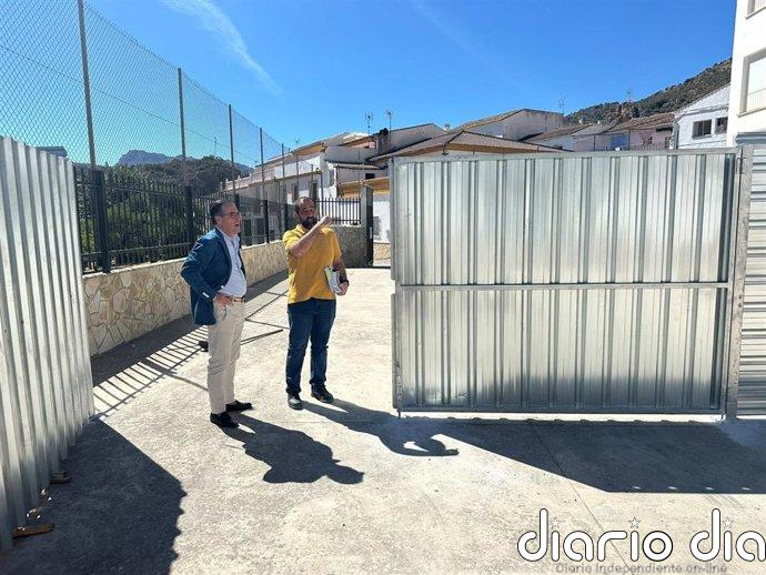 La Junta supervisa las nuevas actuaciones de seguridad en el CEIP Nuestra Señora del Rosario de Benaoján (Málaga)