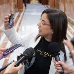 La Mesa del Congreso abre expediente sancionador a la diputada del PP que mostró un bote de gas pimienta