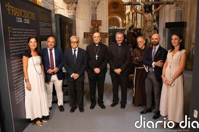 La Mezquita-Catedral acoge la exposición 'El Señor me dio... El legado de San Francisco en la Diócesis de Córdoba'